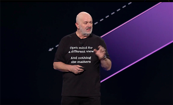 亚马逊CTO：开发者只要能进化绝不会被AI取代