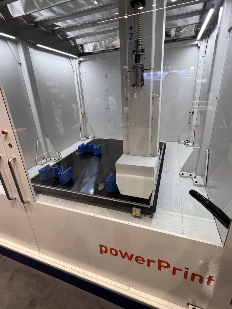 工业3D打印材料领导者Airtech与KraussMaffei达成重要合作，推动大幅面3D打印的发展