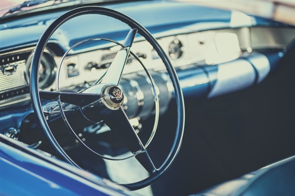 博世中国区CEO称特斯拉FSD断代领先国内方案:极度自信、安全和舒适