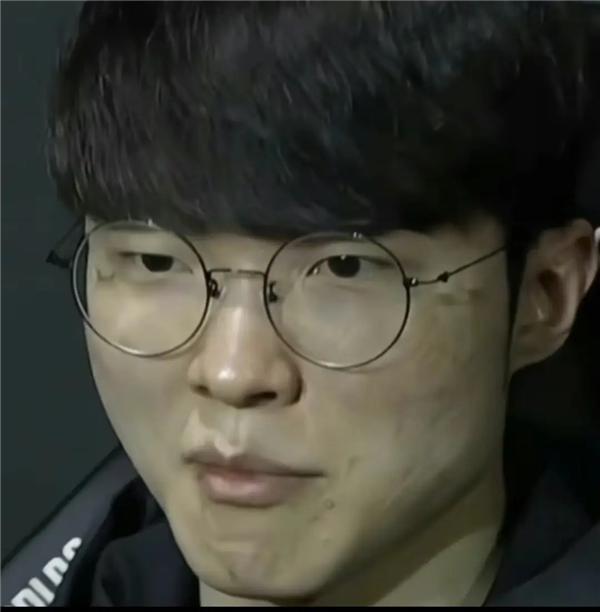 33小时登顶《英雄联盟》韩服的 到底是人还是AI？