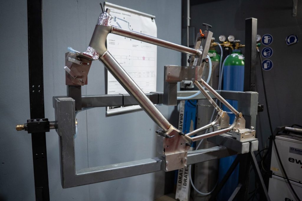 限量版SOFTRIDE平台采用3D打印钛合金Ti64自行车车架