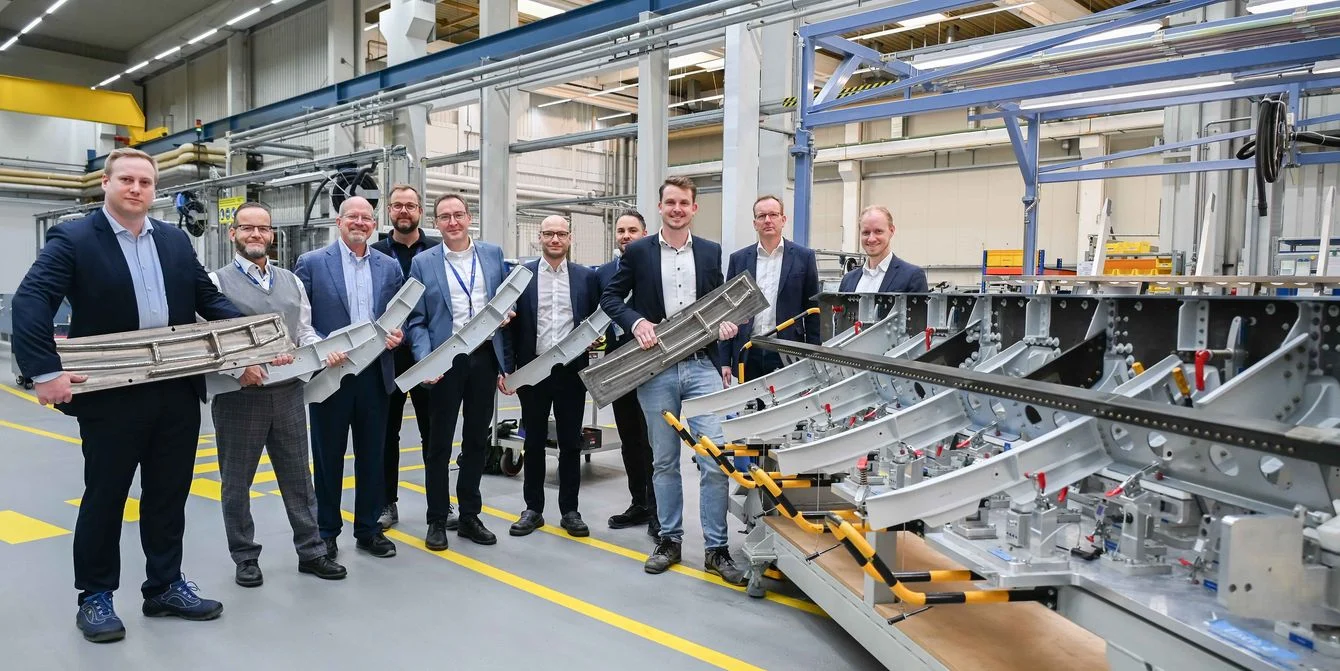 将w‑DED部件安装到A350货舱门周围区域 将w‑DED部件安装到A350货舱门周围区域