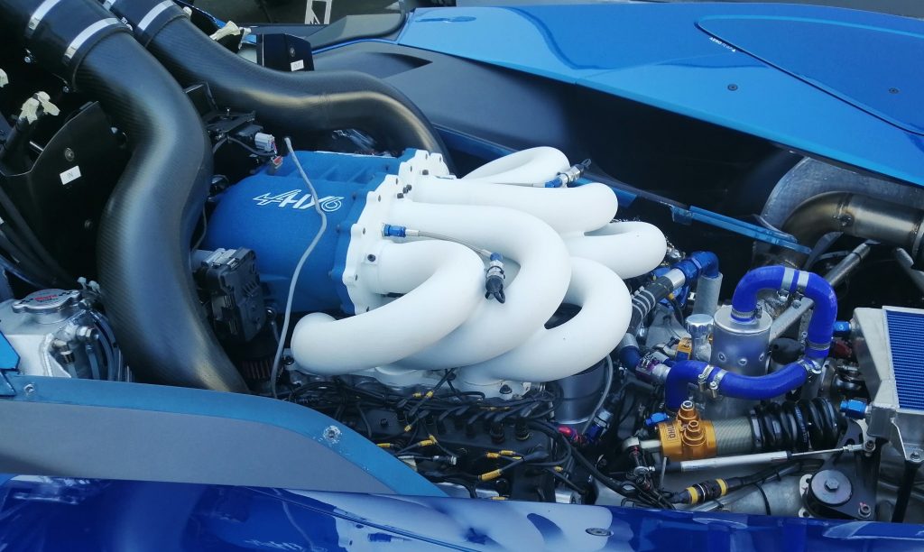 安装在Alpenglow Hy6上的增材制造进气系统