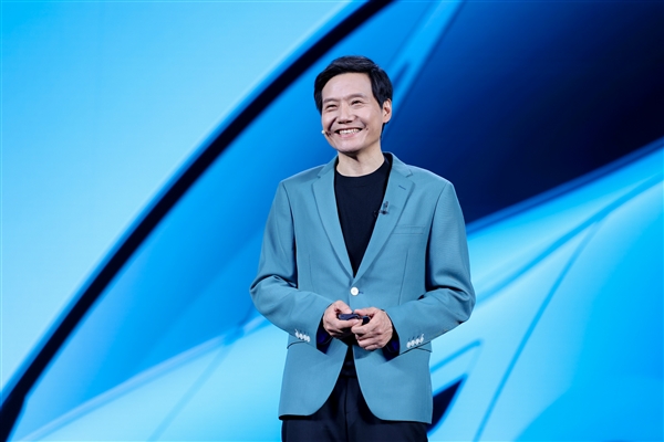 雷军提醒驾驶不要超速：重申辅助驾驶无法代替人类！