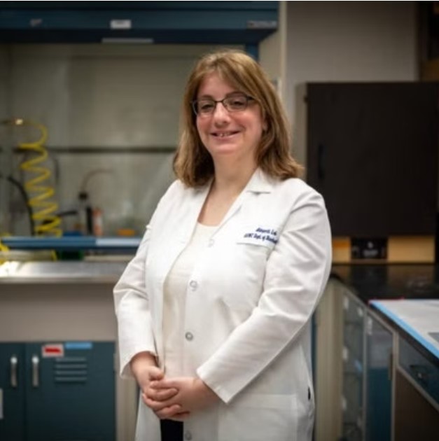 斯特拉·阿利姆佩蒂，乔治城大学医学院生物化学与分子和细胞生物学副教授