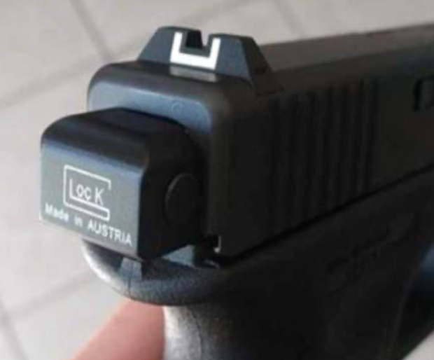 一把装有自动击发装置的格洛克gun 一把装有自动击发装置的格洛克gun